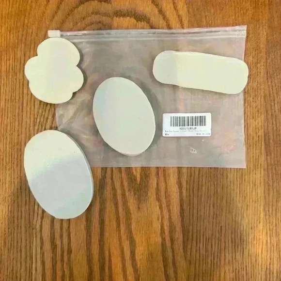 ๐ 6/$60, NEW, 4 Piece, Teddy Bear Silicone Tray, Candy, Chocolate Mold Set - Picture 2 of 2